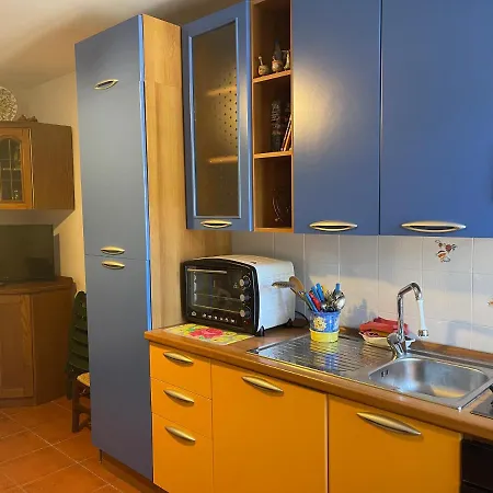 Casa Accogliente Circondata Dai Boschi Con Camino